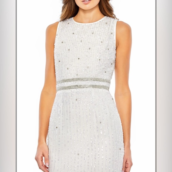 Sleeveless high neck midi dress - Picture 3 of 3